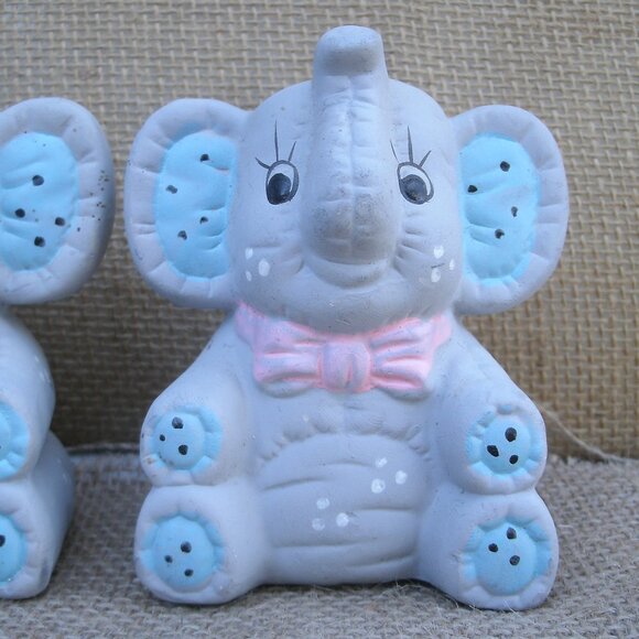 Vintage Toy Elephant Ceramic Salt & Pepper Shaker Set - Picture 11 of 16